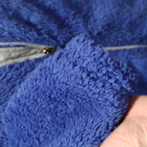 The North Face royal blue zip fleece jacket. XL - Picture 9 of 11